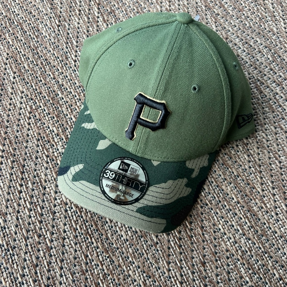 Pittsburgh pirates New Era 39Thirty flex fit Medium-Large NWT camo alternate